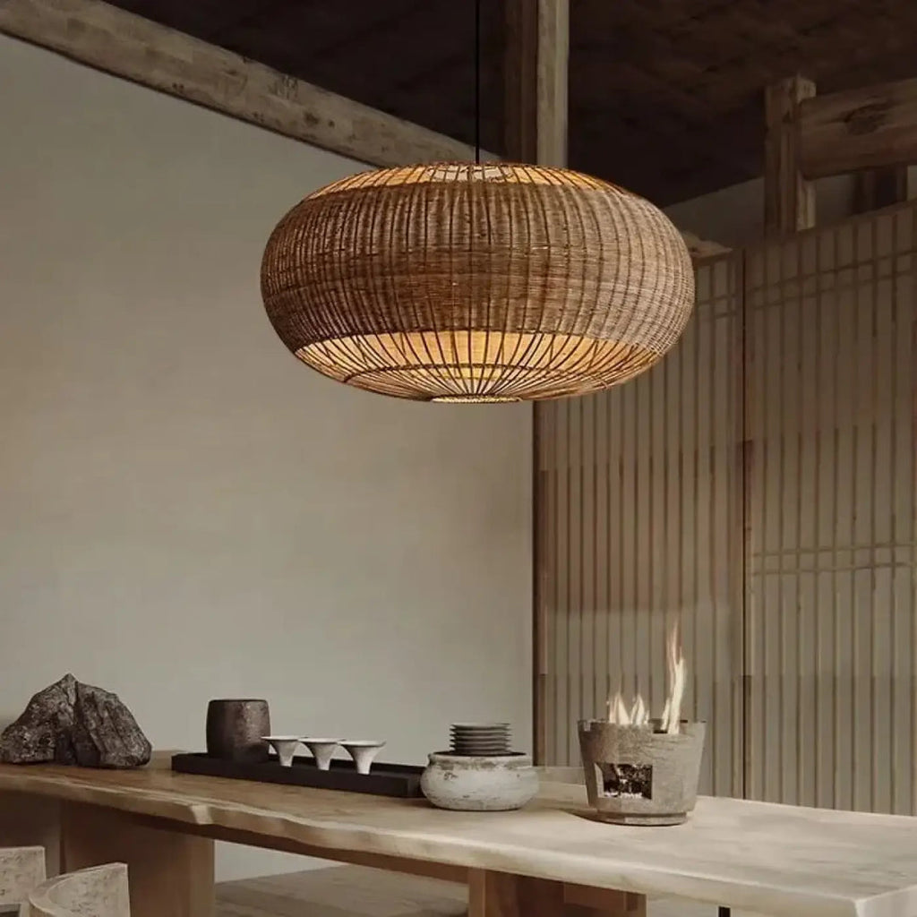 Lustre cocon en rotin tressé main — Suspension vintage halo miel