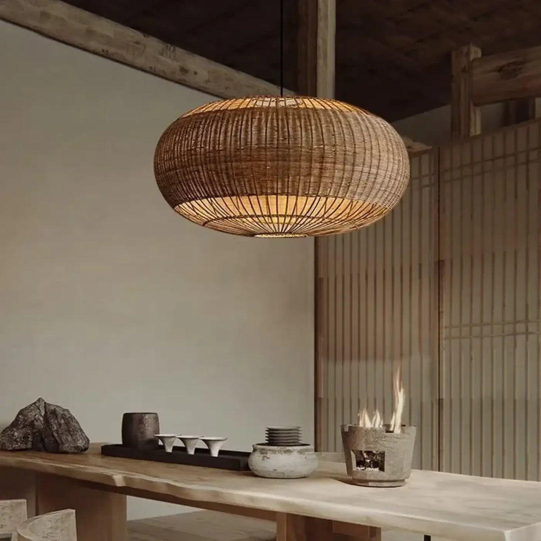 Lustre cocon en rotin tressé main — Suspension vintage halo miel