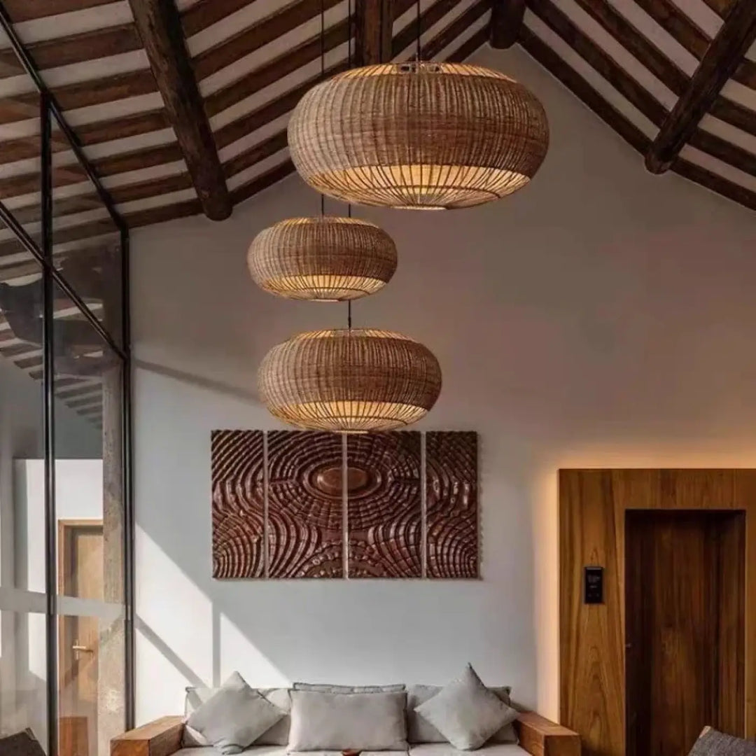 Lustre cocon en rotin tressé main — Suspension vintage halo miel
