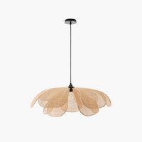 Lustre en rotin tressé pétales — Suspension florale lumière tamisée