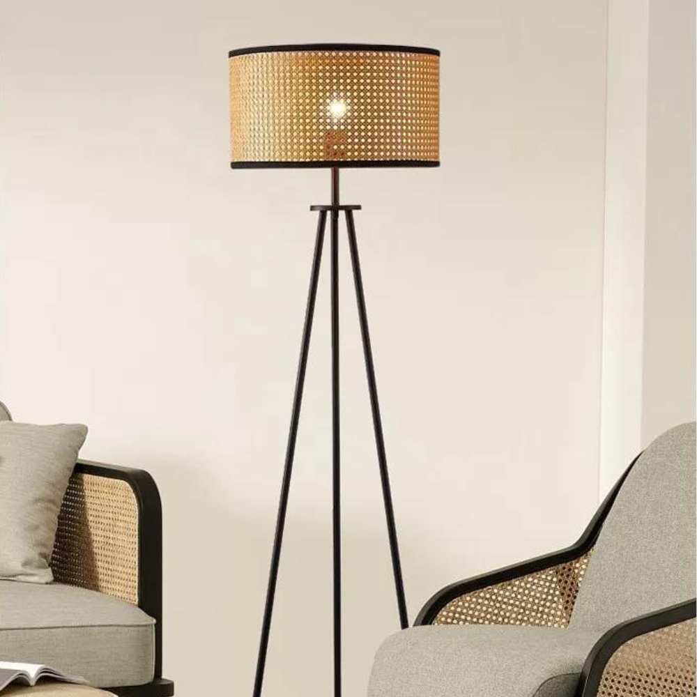 Lampadaire trépied en rotin — Cannage sur pied métal noir style industriel