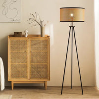 Lampadaire trépied en rotin — Cannage sur pied métal noir style industriel